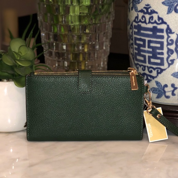Michael Kors Jet Set Leather phone wristlet NWT 😎 - Picture 2 of 13